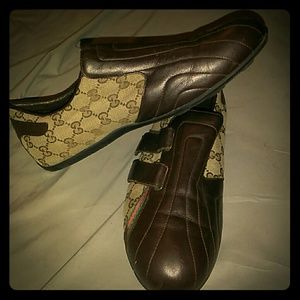 Brown gucci shoes